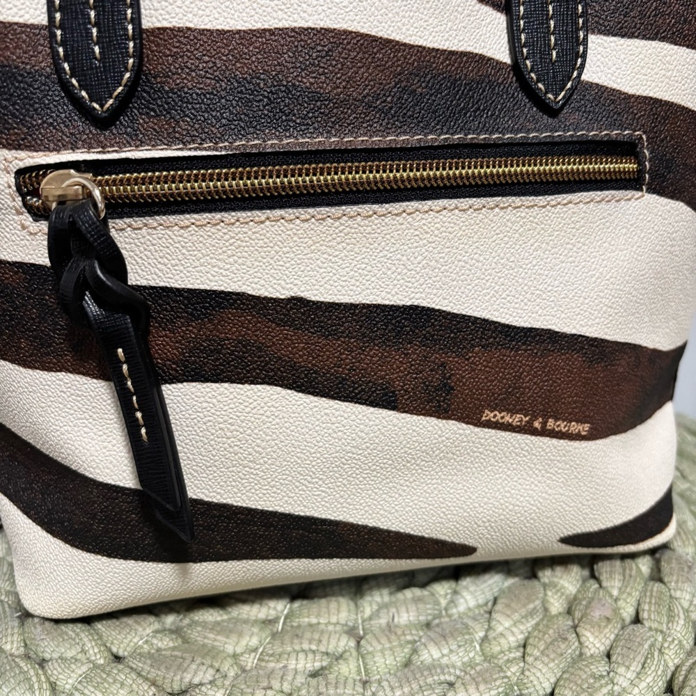 Dooney & Bourke Mini Waverly Zebra Black/Brown Leather Crossbody Bag NWT - Picture 4 of 14